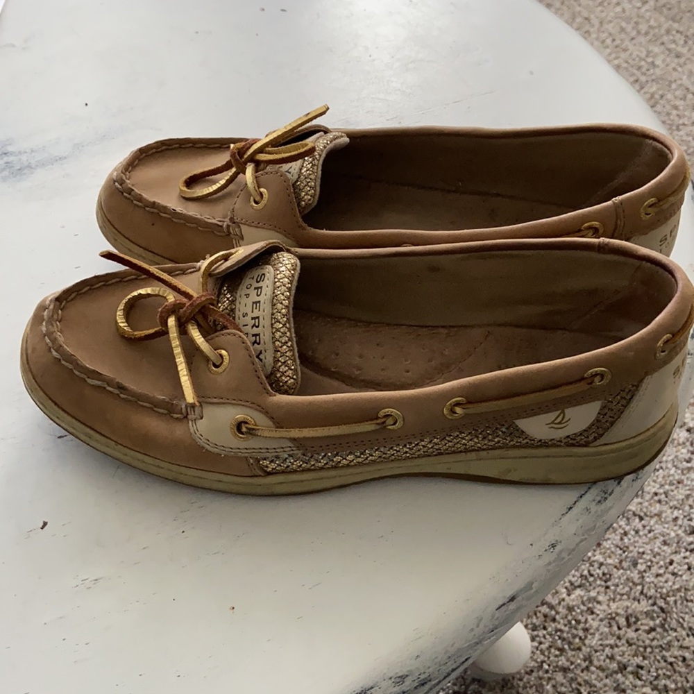 Sperry’s - Picture 3 of 4